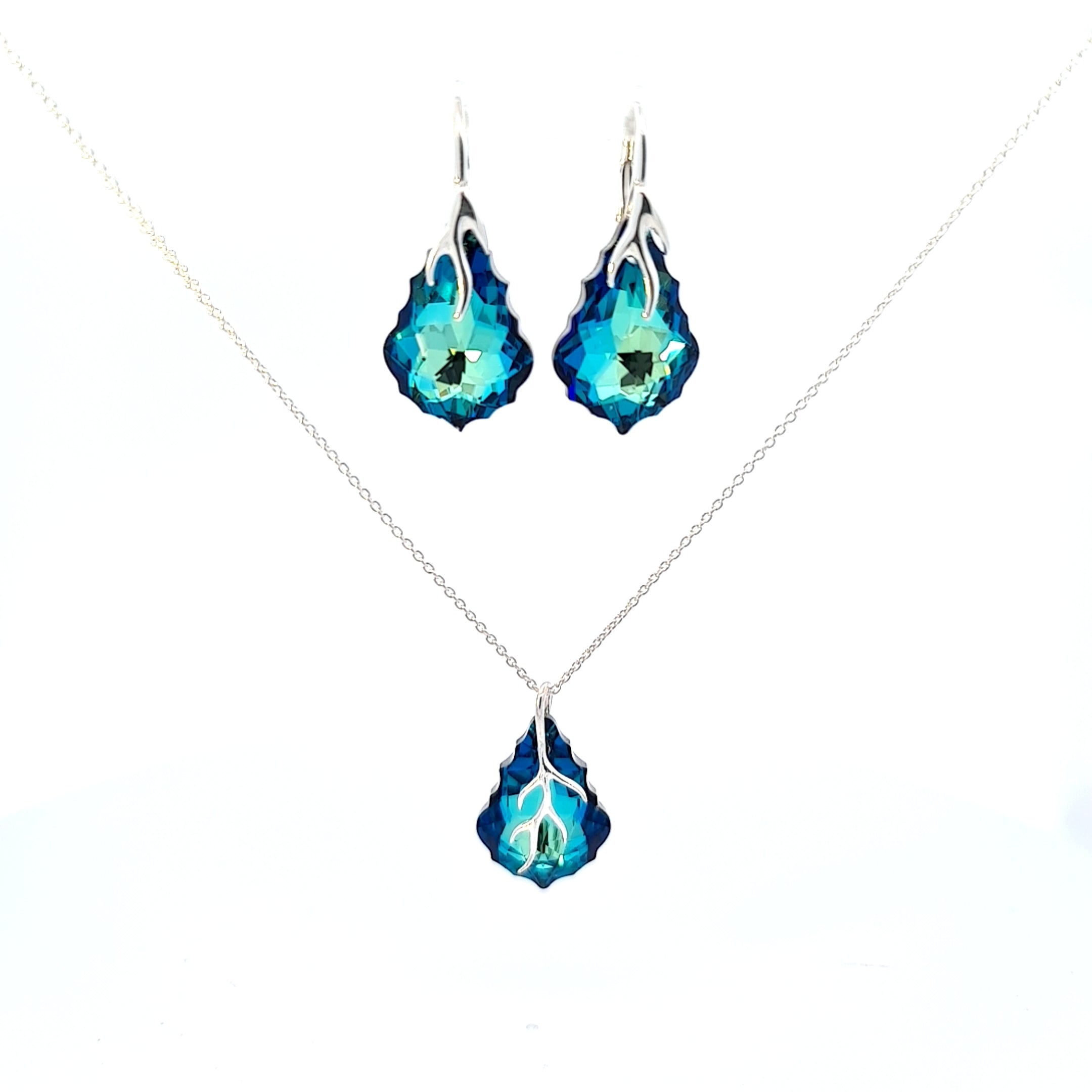 Ensemble de bijoux avec boucles d'oreilles et collier pendentif en cristal baroque