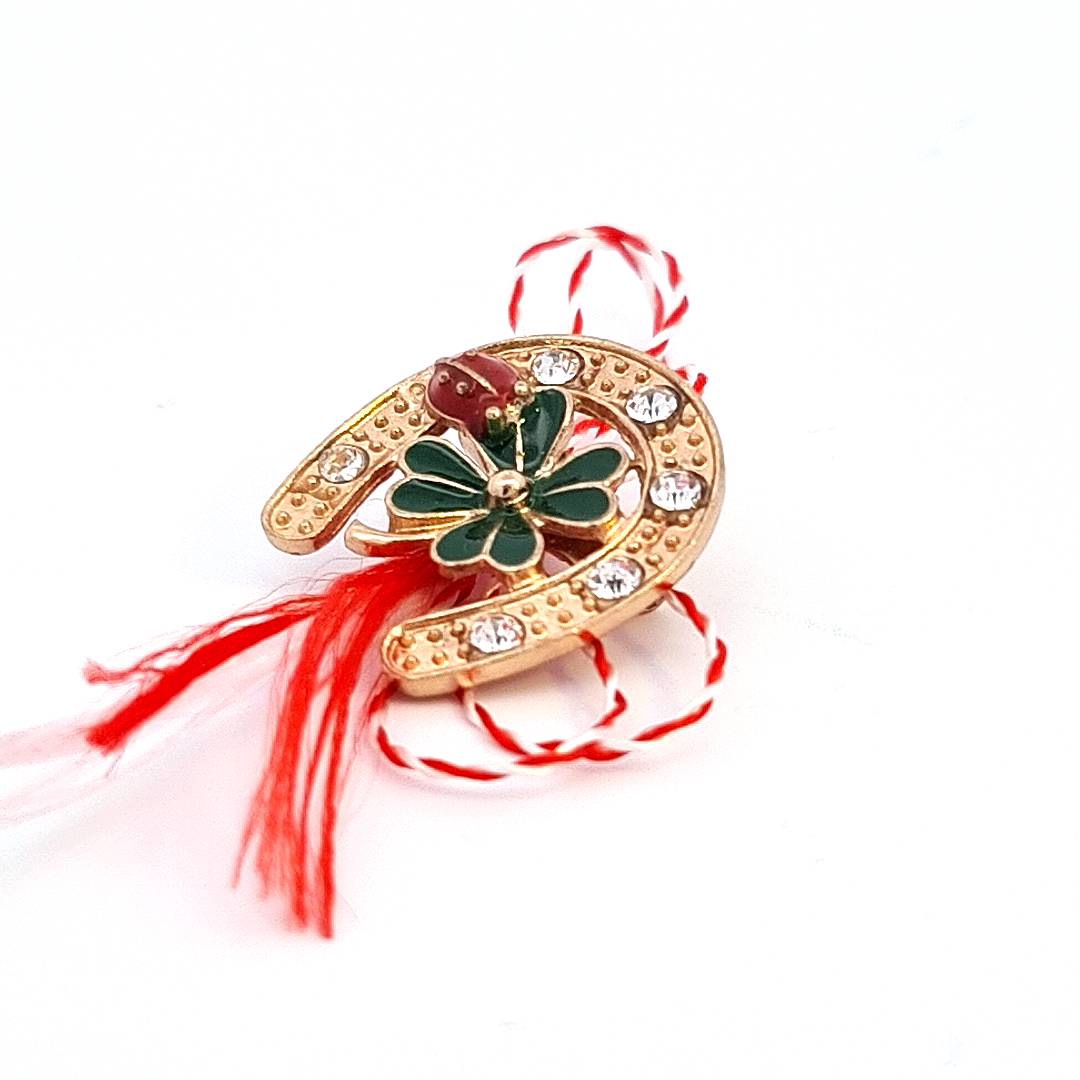 Broche Martisor en forme de fer à cheval et de trèfle porte-bonheur